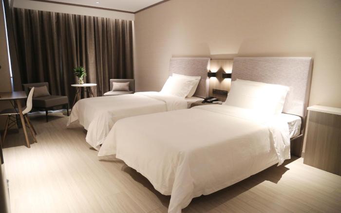 Hanting Hotel Taiyuan Kangning Street Metro Station