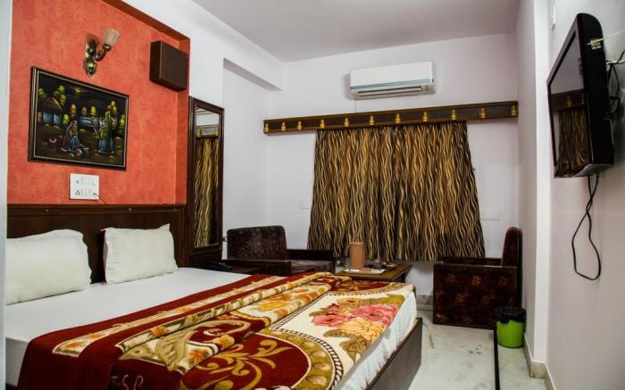 Hotel Udai Palace - Centrally Located Budget Family Stay