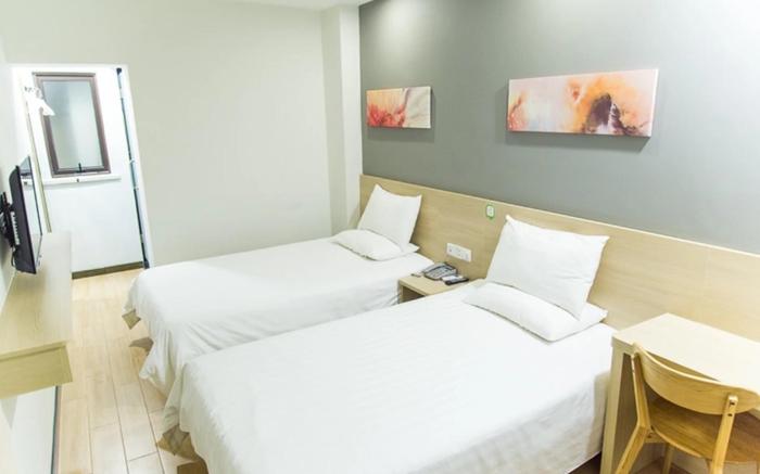 Hi Inn Shanghai Jiading New City Baiyin Road Metro Station Hotel