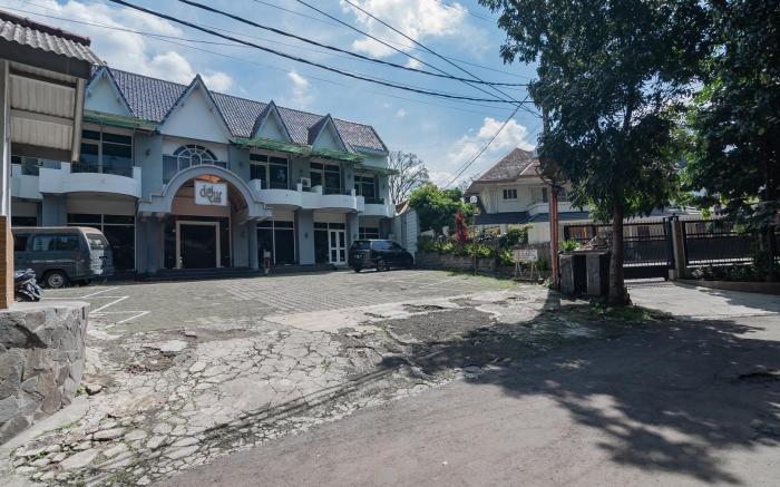 Dequr Hotel Dipati Ukur Mitra RedDoorz