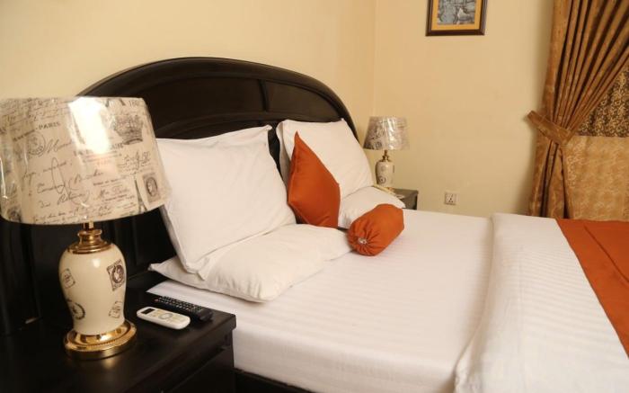LUXURY INN - DELUXE ROOM