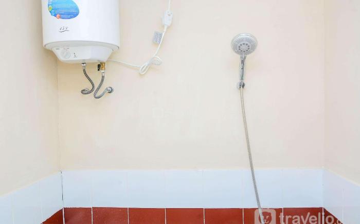 Comfy 2BR Mutiara Bekasi Apartement By Travelio