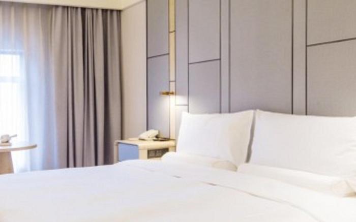 Ji Hotel Shanghai Changshou Road Metro Station