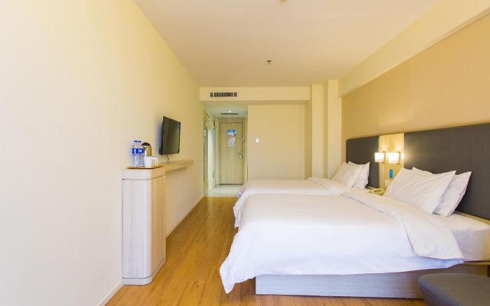 Hanting Hotel Xi'an Xijing Hospital Tonghuamen Metro Station