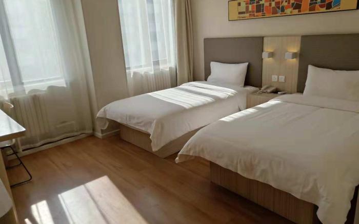 Hanting Hotel Shenyang Liming Square Metro Station