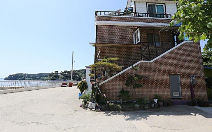 Taean Gaetyeowool Pension