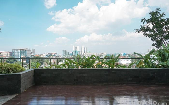Best Studio Pool View at Menteng Park By Travelio