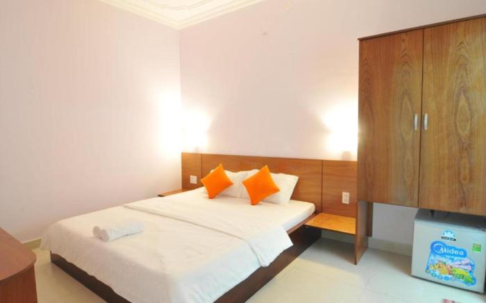 Chau Tran Hotel.