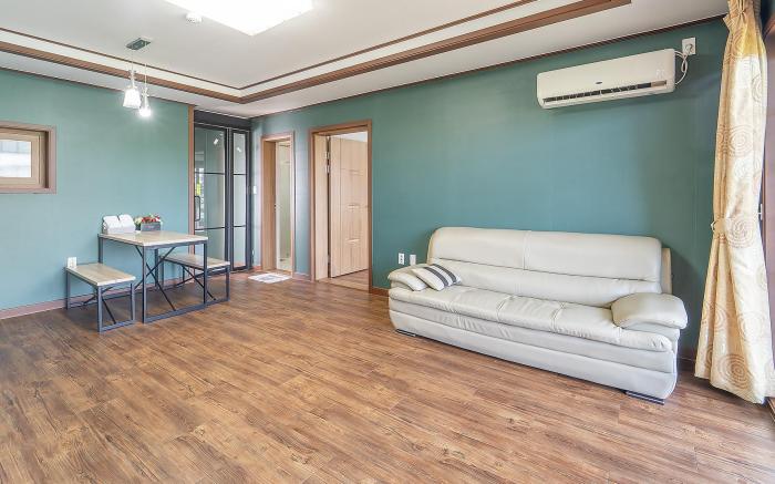 Jeju SiGan YeoHaeng HuYang Pension