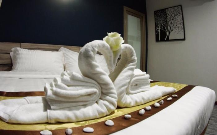 Meriton Inn Hotel