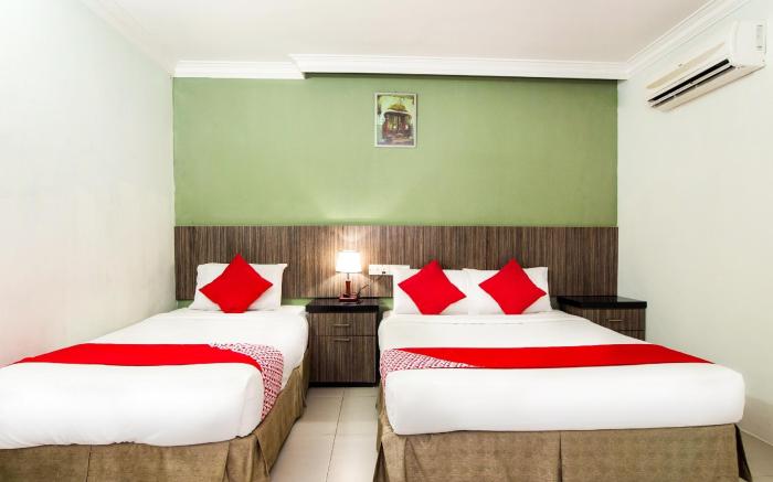 OYO 443 Crystal City Hotel