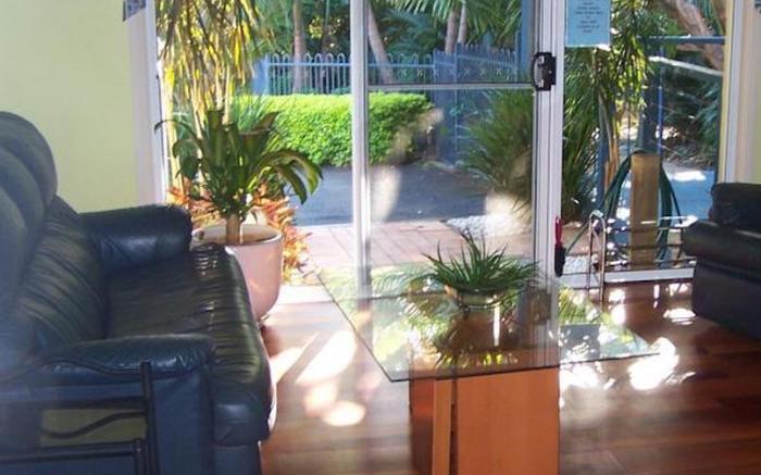 Azura Beach House Bed & Breakfast