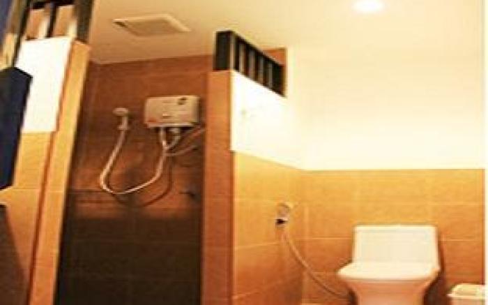 Sri Chumphon Hotel
