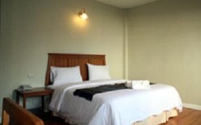 Sri Chumphon Hotel