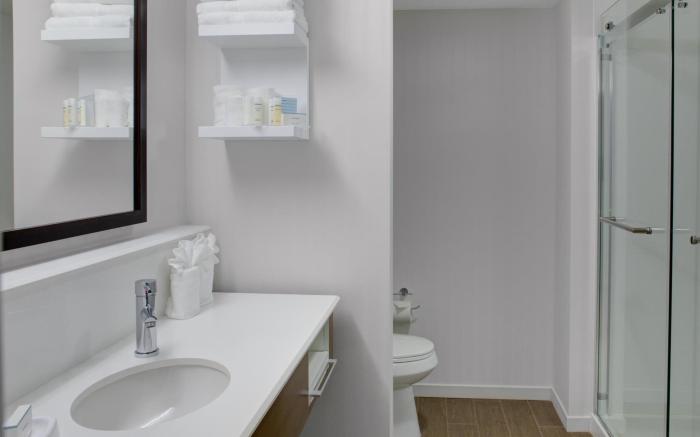 Hampton Inn and Suites Manchester