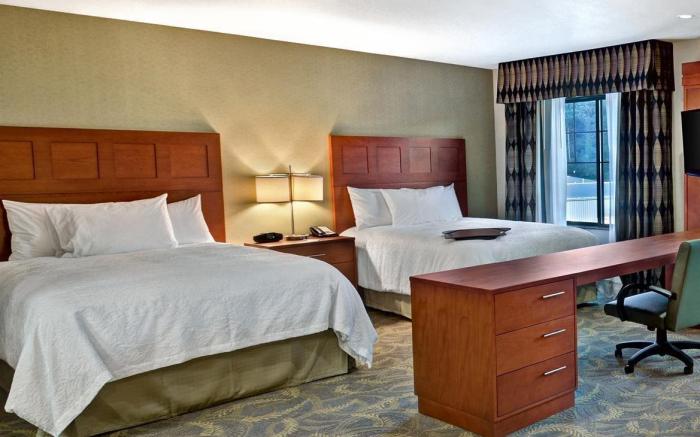 Hampton Inn and Suites Astoria