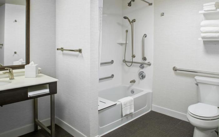 Hampton Inn & Suites Pittsburg Kansas Crossing