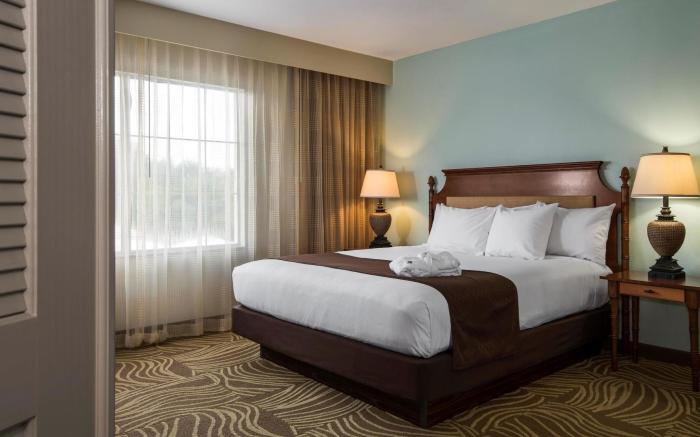 DoubleTree Suites by Hilton Naples