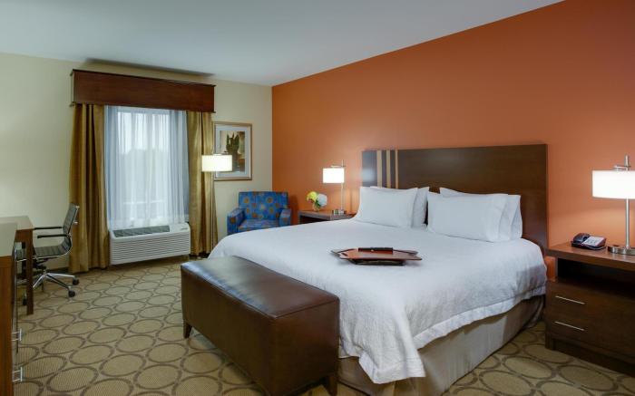 Hampton Inn and Suites Philadelphia Bensalem