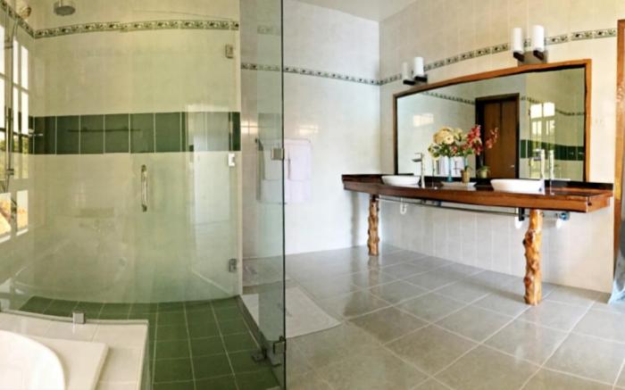 Edgewater Dive & Spa Resort
