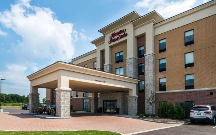 Hampton Inn & Suites Wixom