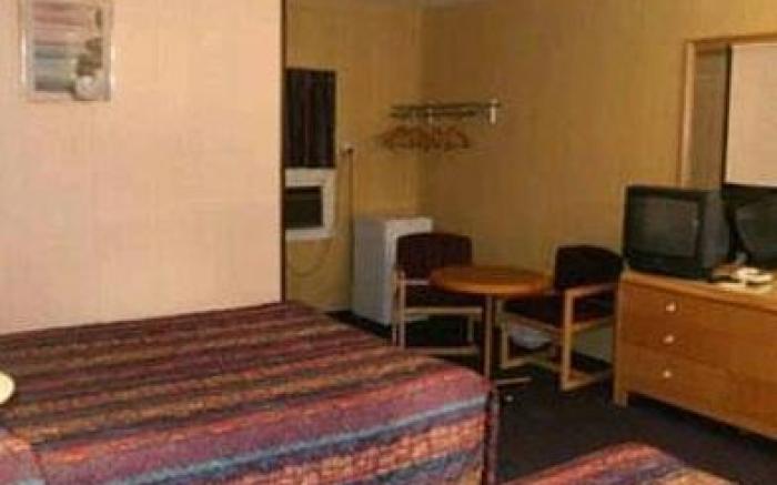 Advance Inn