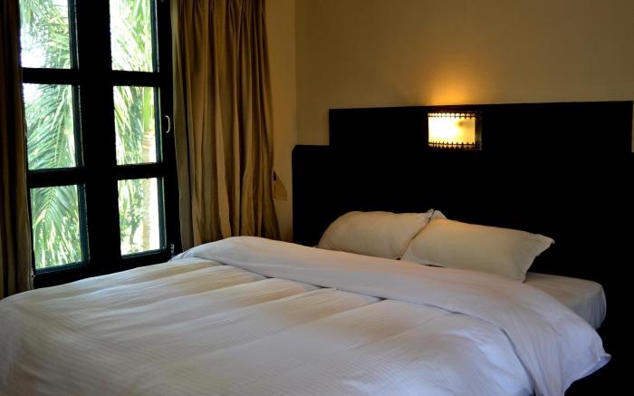 Rhino Lodge & Hotel