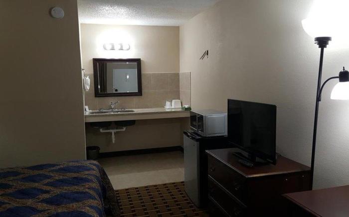 Red Carpet Inn and Suites Kinston NC