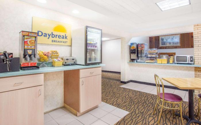 Days Inn by Wyndham Marquette