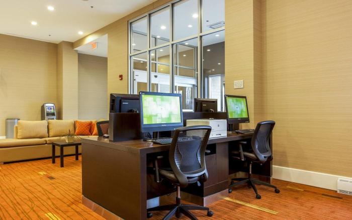 Courtyard by Marriott Montreal West Island/Baie D’Urfe