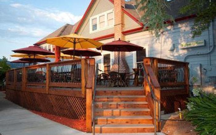 Geyserville Inn