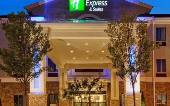 Holiday Inn Express Hotel & Suites Austell Powder Springs