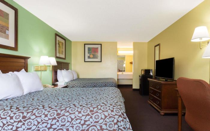 Days Inn by Wyndham Lamont/Monticello