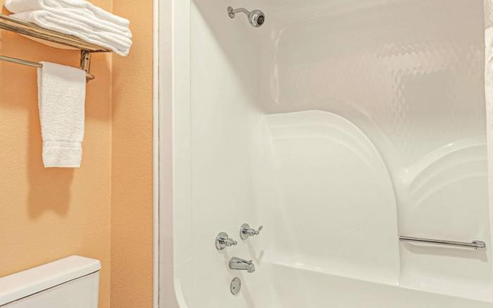 Days Inn & Suites by Wyndham Osceola AR