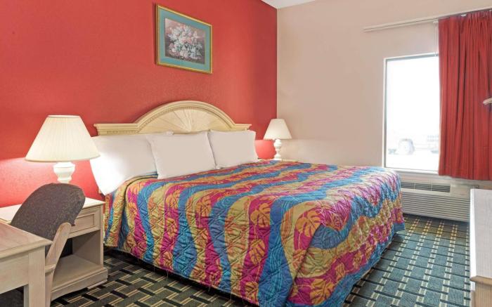 Days Inn & Suites by Wyndham Osceola AR