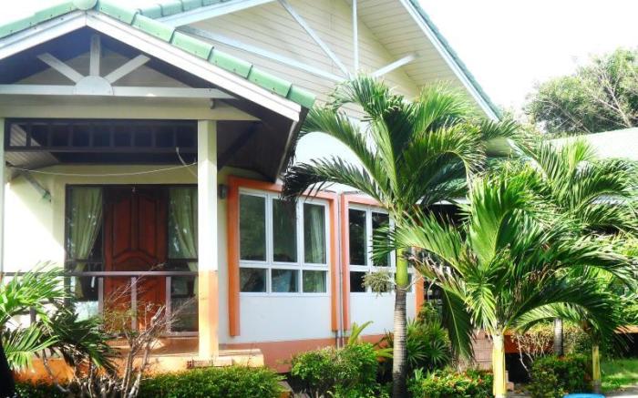 Lanta Palm Beach Resort