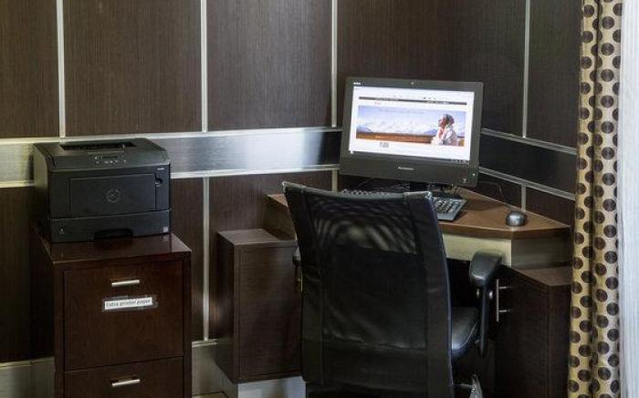 HOLIDAY INN EXPRESS HOTEL AND SUITES OXFORD By IHG