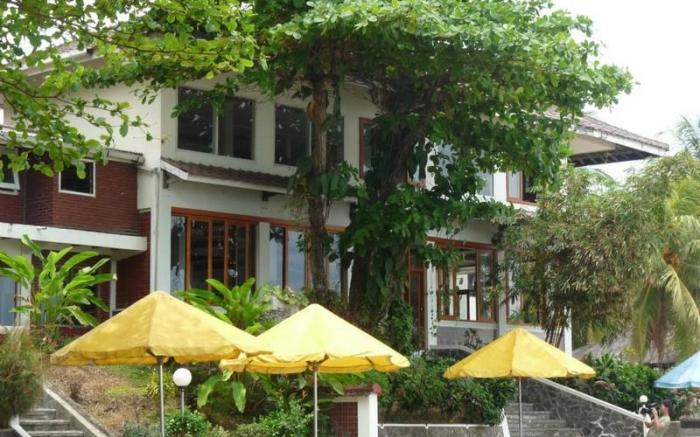 Bunga Ayu Bungalows & Restaurant