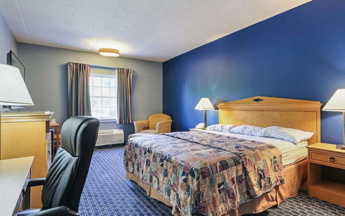 Days Inn & Suites by Wyndham Lancaster Amish Country