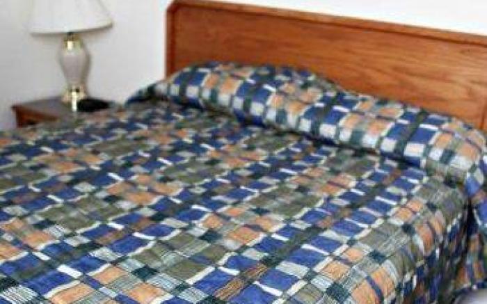 Red Deer Inn & Suites
