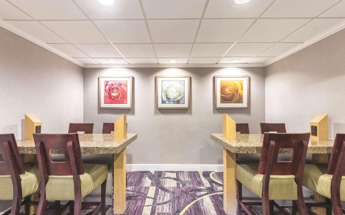 La Quinta Inn & Suites by Wyndham Naples East (I-75)