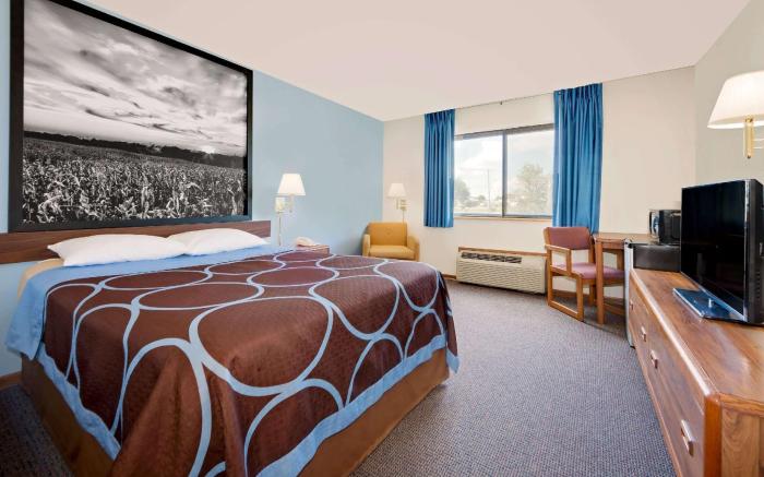 Super 8 By Wyndham Centerville