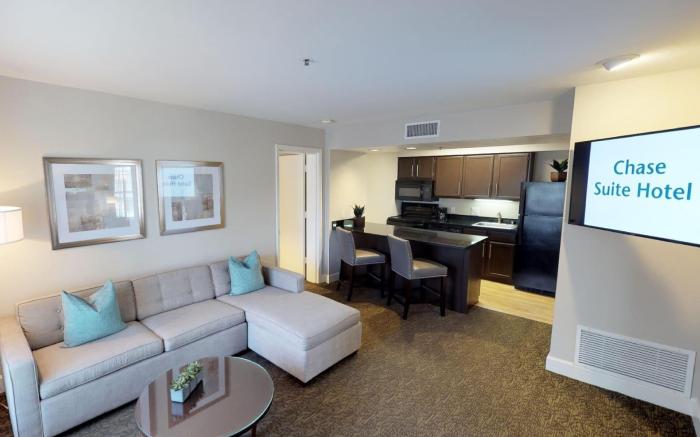 Chase Suites Hotel Brea