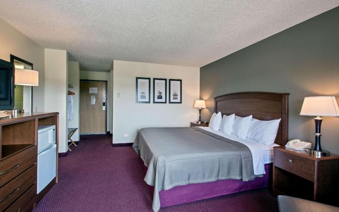 AmericInn by Wyndham Iowa Falls