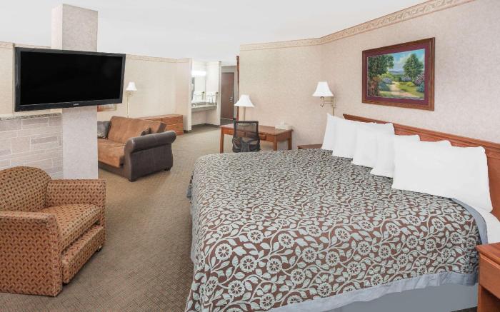 Days Inn & Suites by Wyndham Brinkley