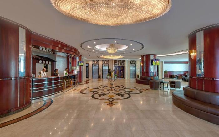 Al Bustan Tower Hotel Suites