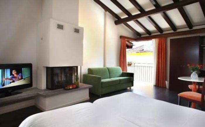 Vista Lakefront Boutique Hotel