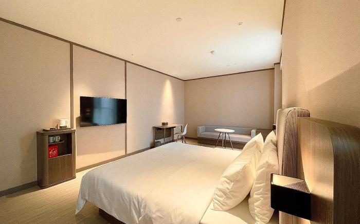 Hanting Hotel Luohe Linying Yingchuan Avenue