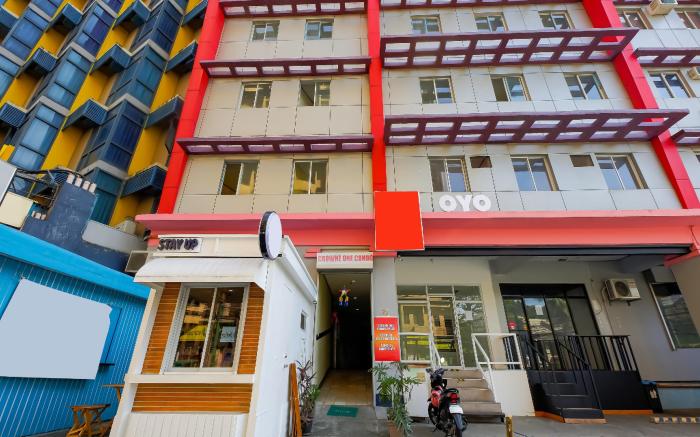 OYO 809 Crowne One Condo