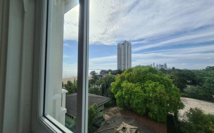 Grand florida Seaview-1BR-Step to jomtien beach